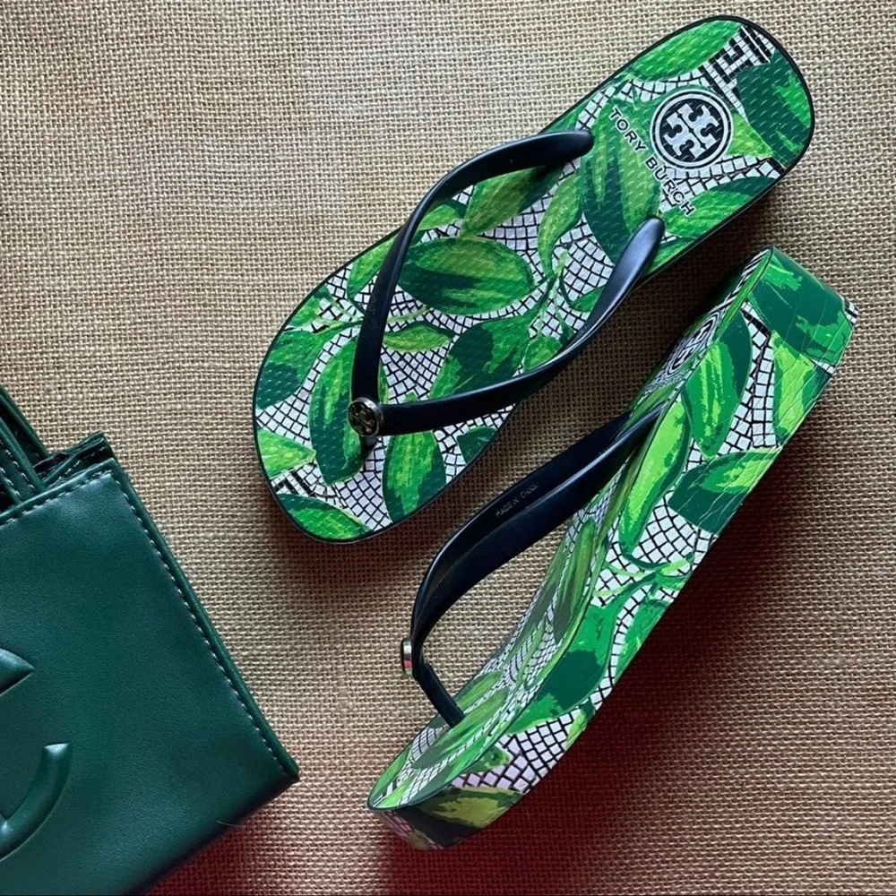 Tory Burch Flip flops Size 7 - Picture 2 of 6